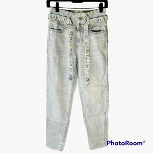 🔥High Rise Mom Light Wash Jeans Size 0